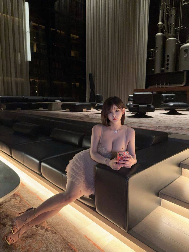 极品御姐凹凸有致肥美小鲍鱼