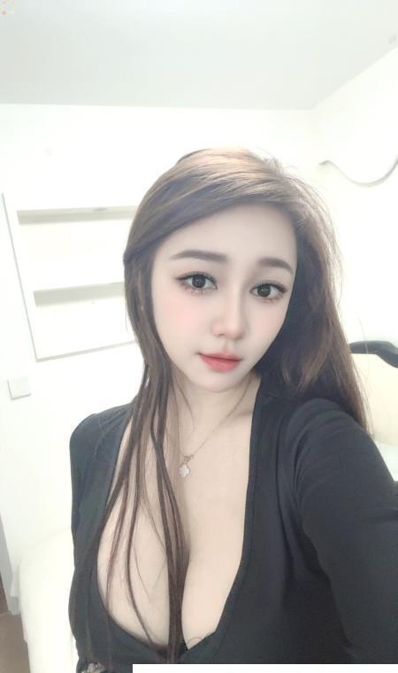 一线天美艳少妇