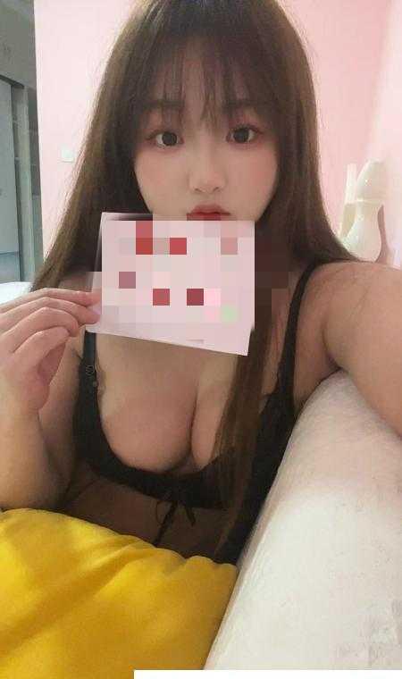 大胸翘臀小姐姐