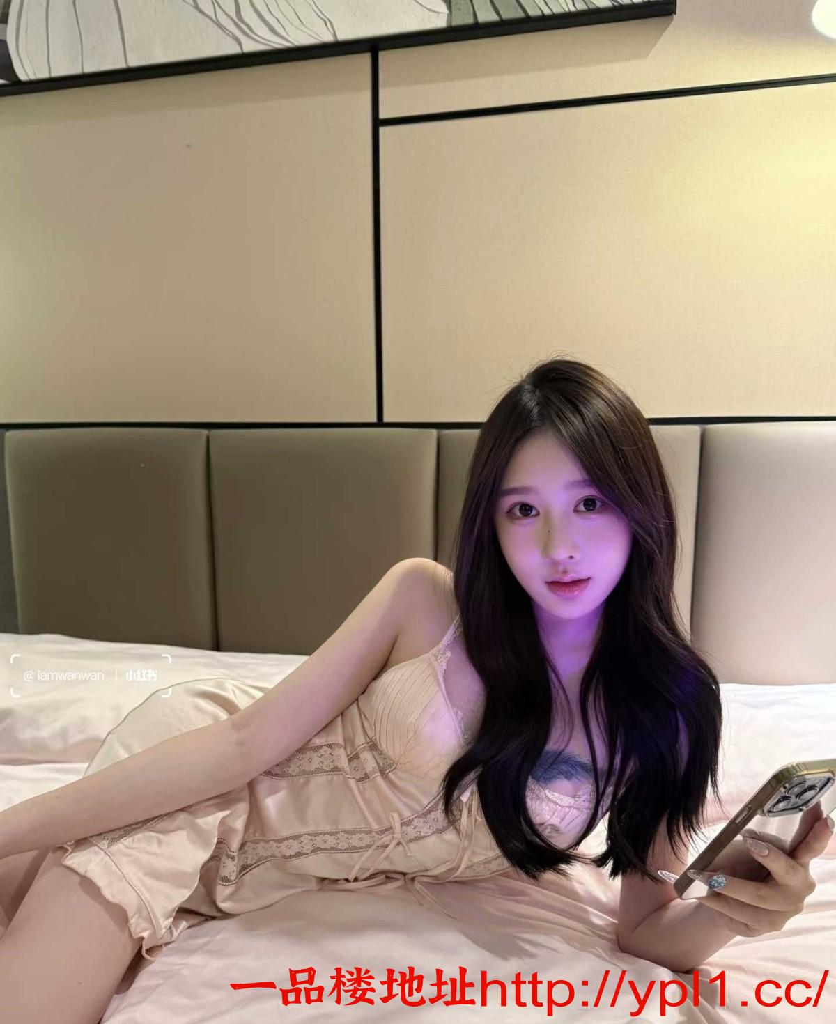 制服诱惑粉嫩骚逼