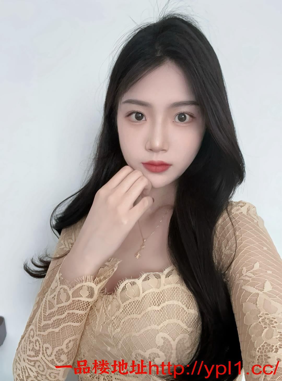 性感粉嫩多汁小骚逼深喉口爆后入神器