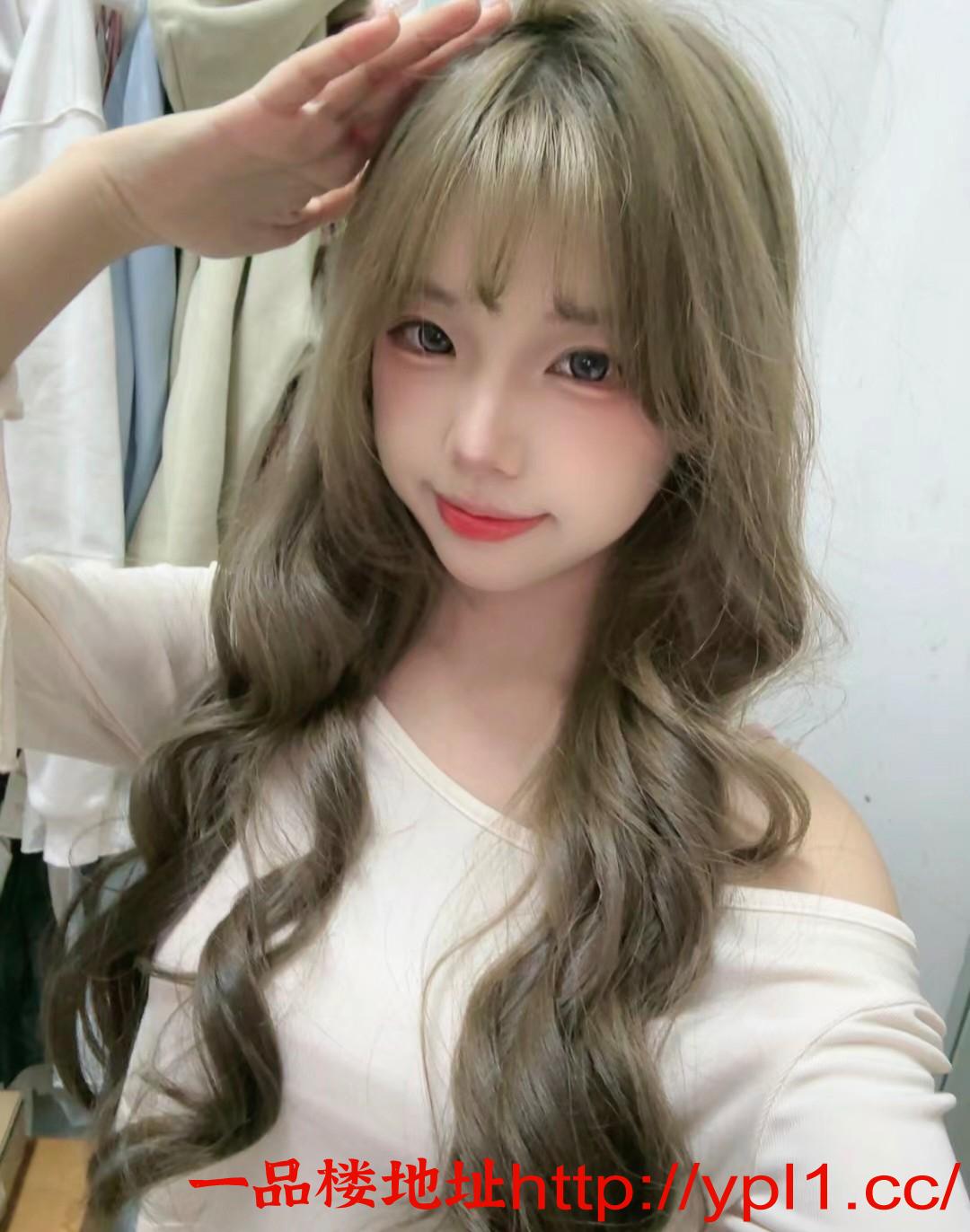 御姐性感黑丝诱惑前凸后翘，身材好穴紧水多的少女