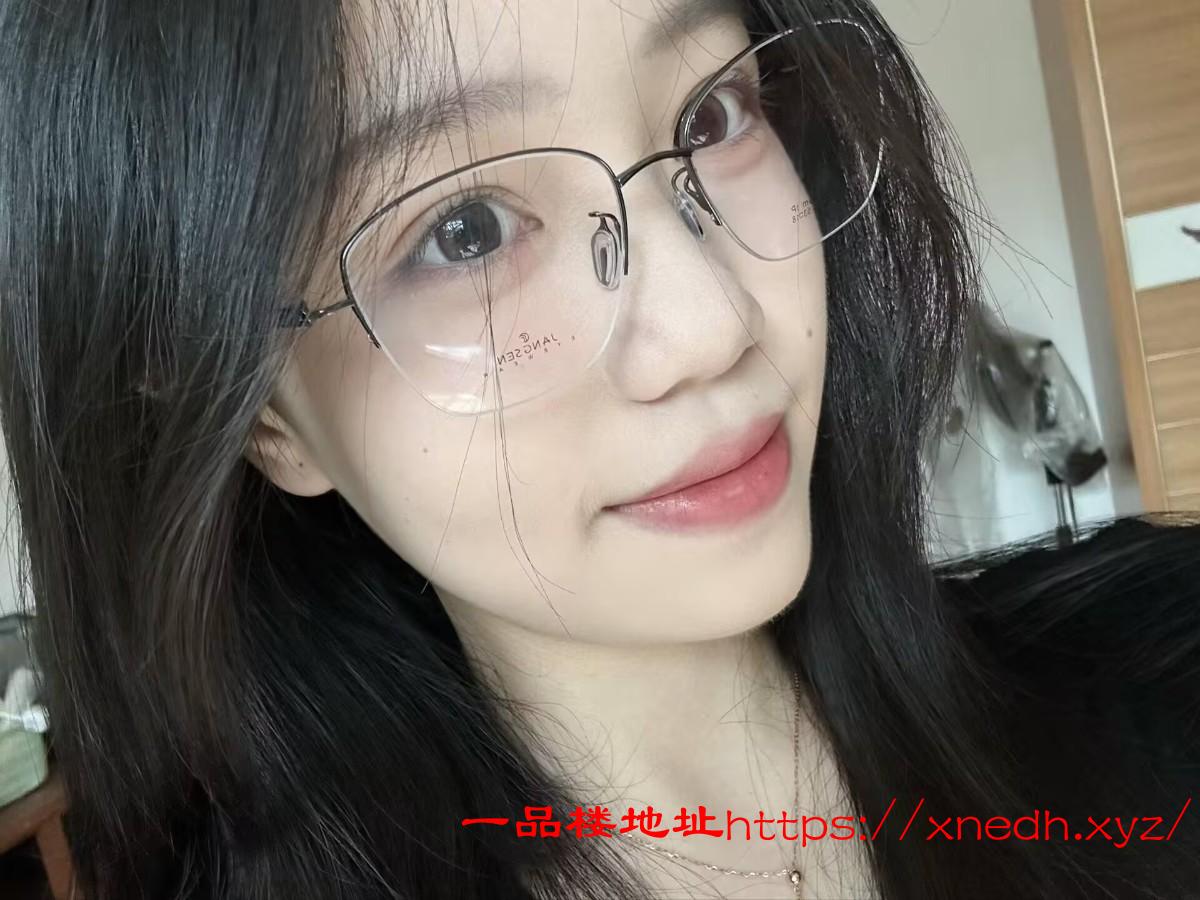 兼职妹妹逼紧水多可外出