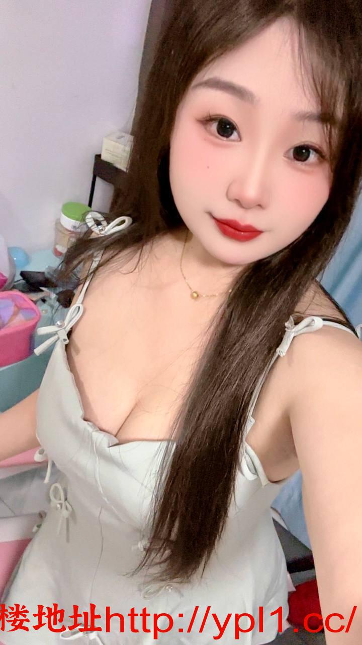 极品白虎小骚穴 水多性欲很强