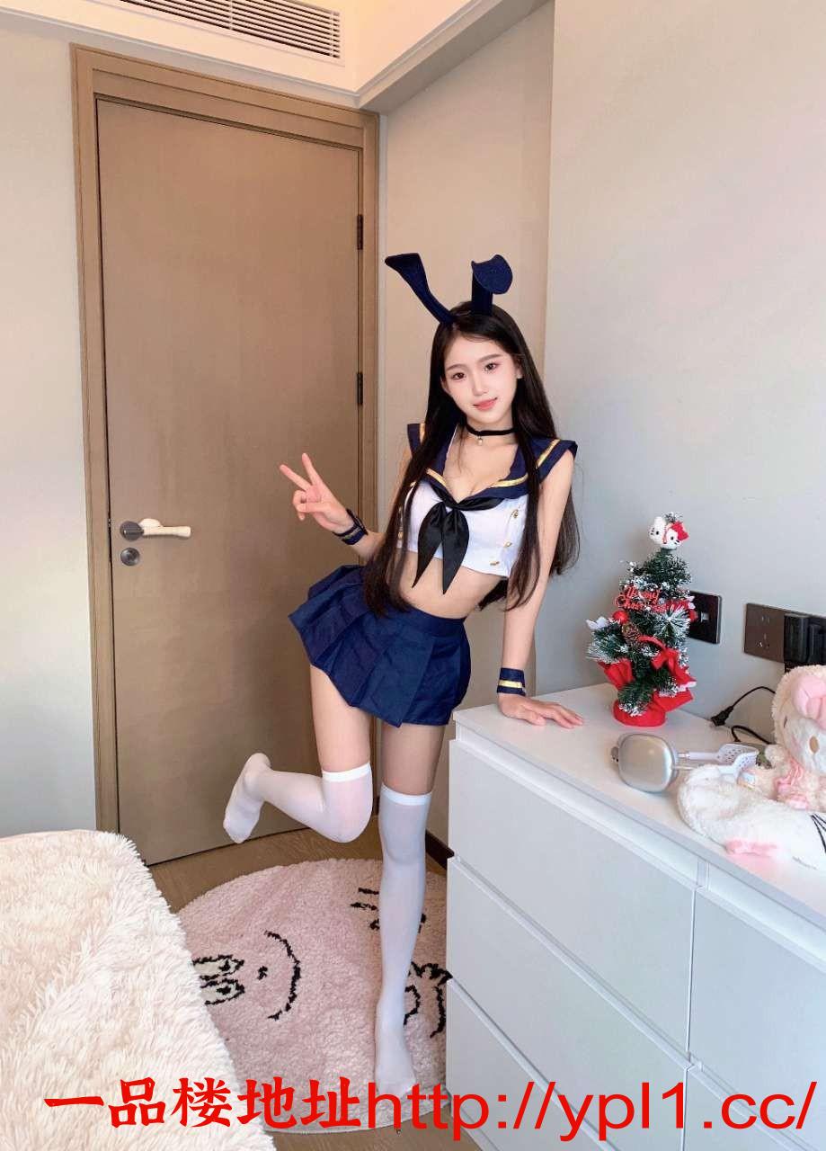 热情似火的蜜桃臀奶妮