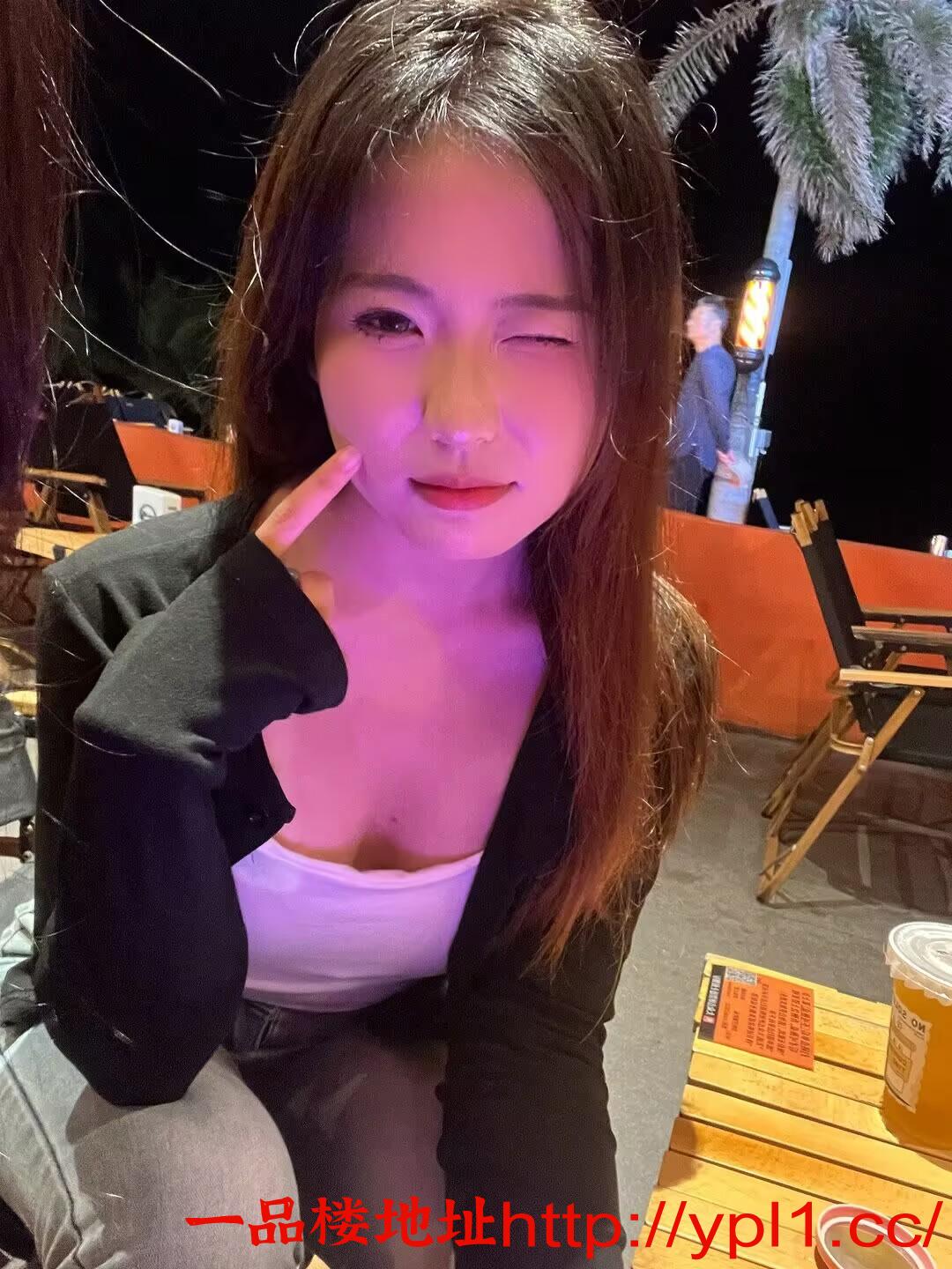 眼神妖娆渴望被宠幸的小骚货让人欲罢不能