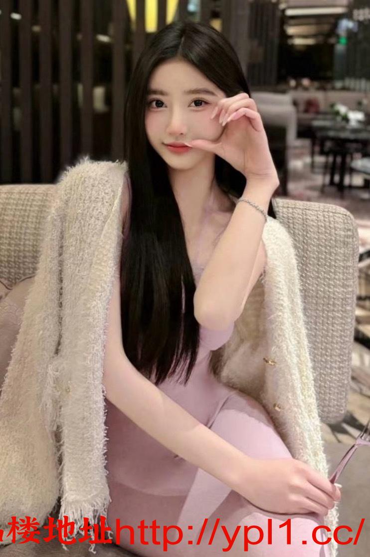 区蜂腰肥臀的炮架 高潮了会叫爸爸