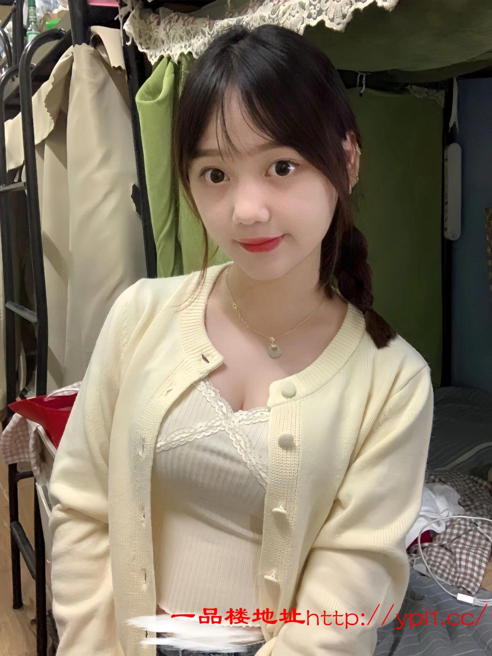 女孩白嫩皮肤 诱惑长腿