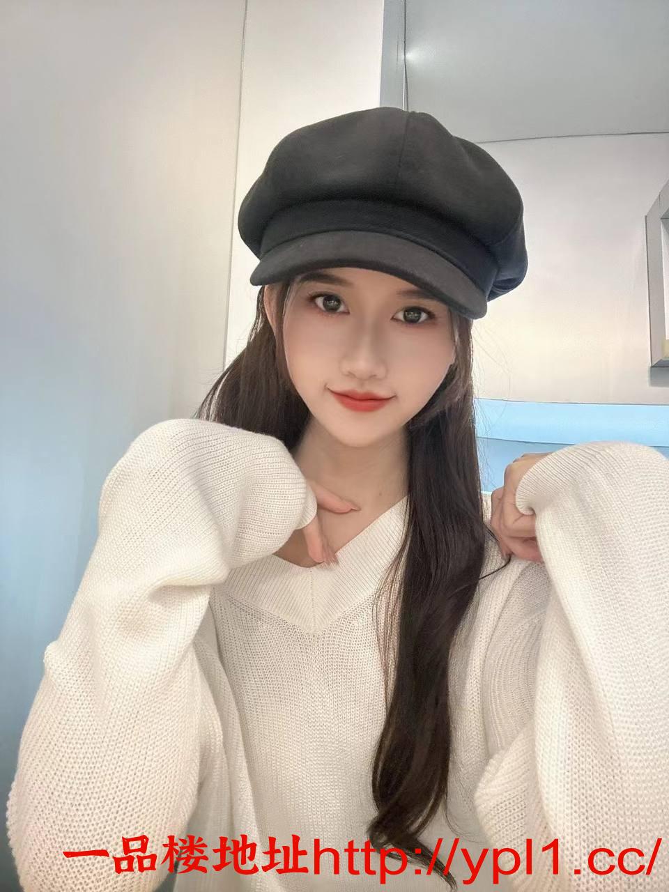 甜美尤物身材玲珑有致