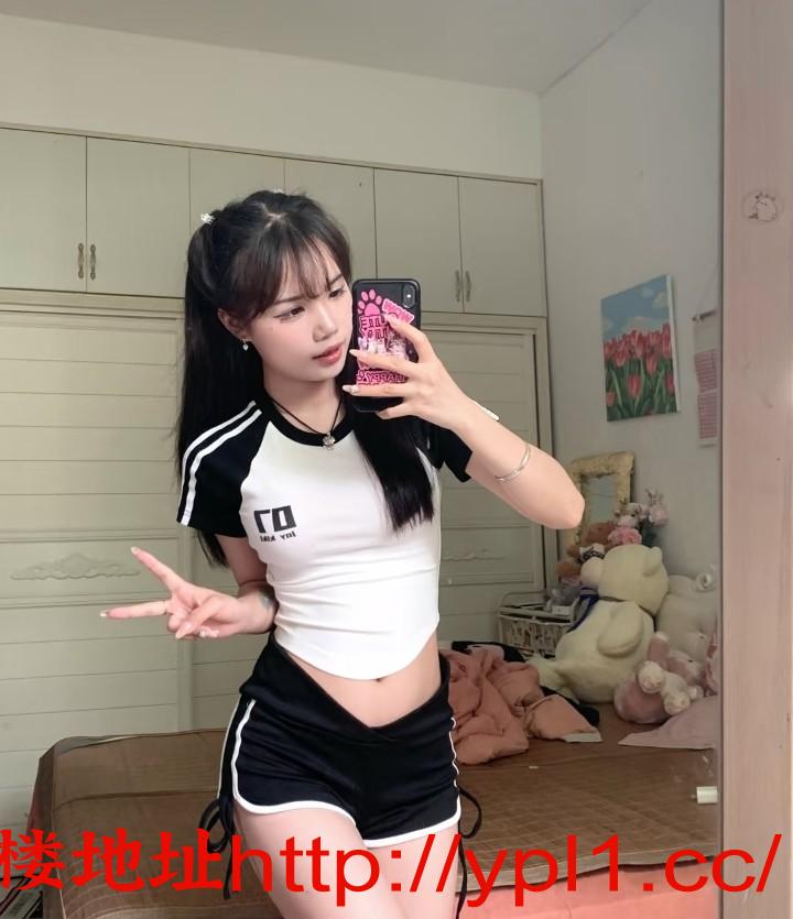 性感S型粉嫩馒头妹，风骚少女欲求不满等你来战