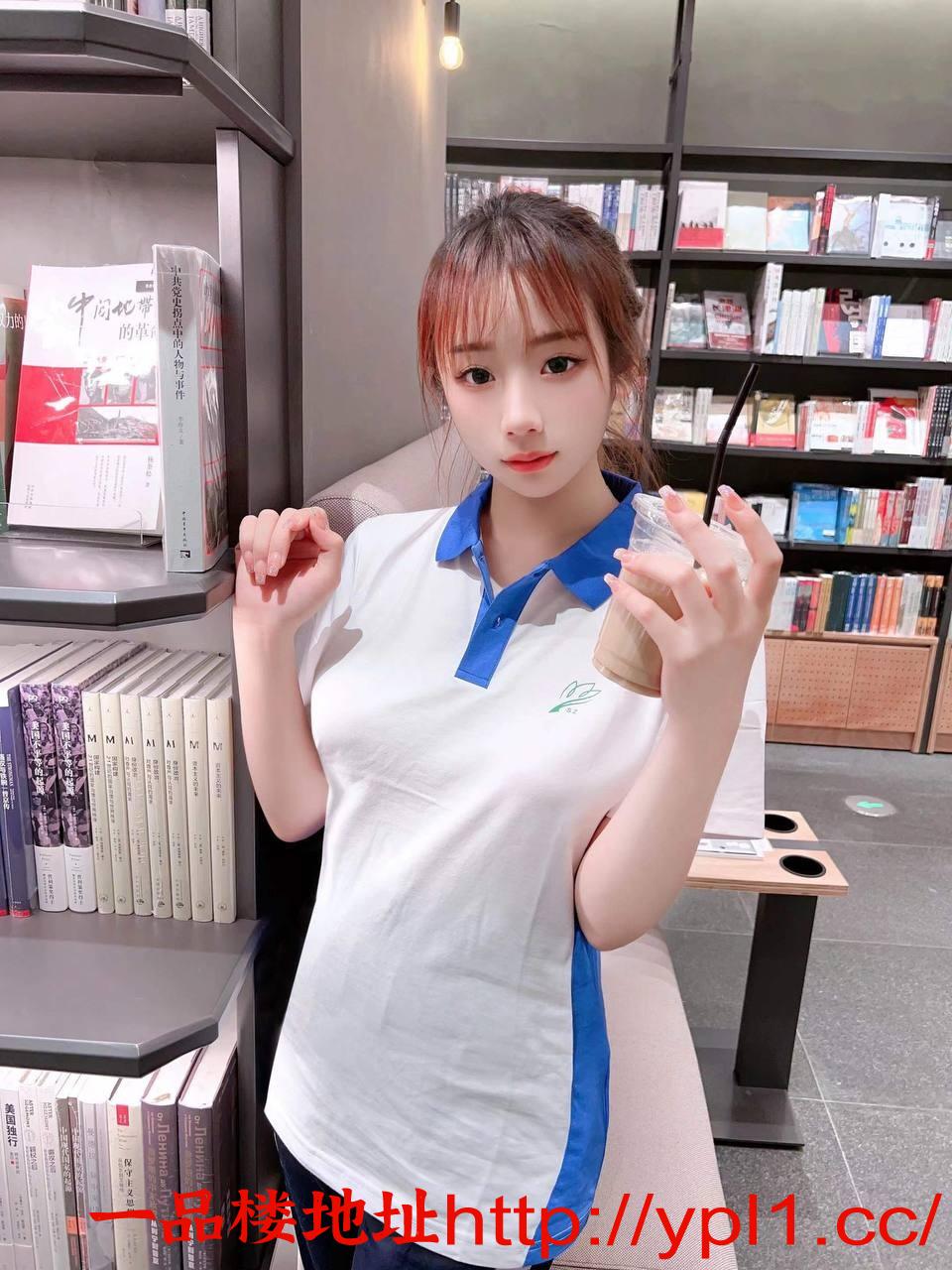 20岁传媒学院学妹鲍鱼粉嫩水多紧致