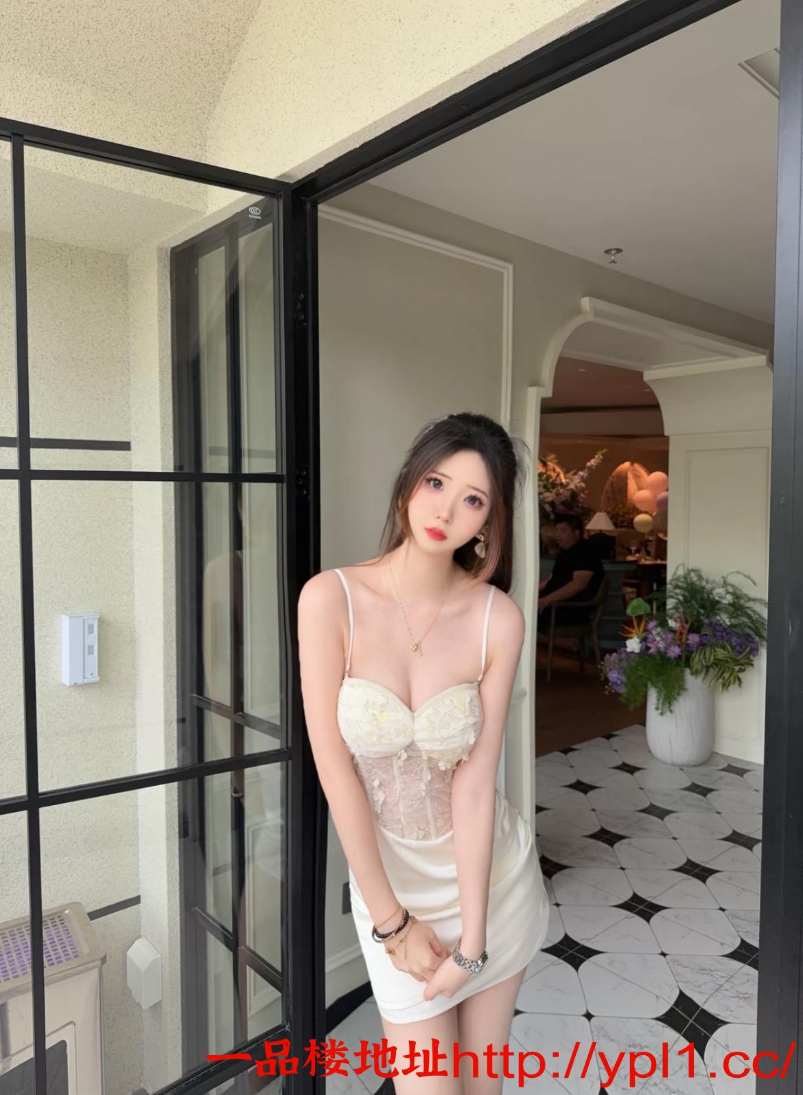 清纯御妹妹，制服很骚，服务也很主动可上门有地方