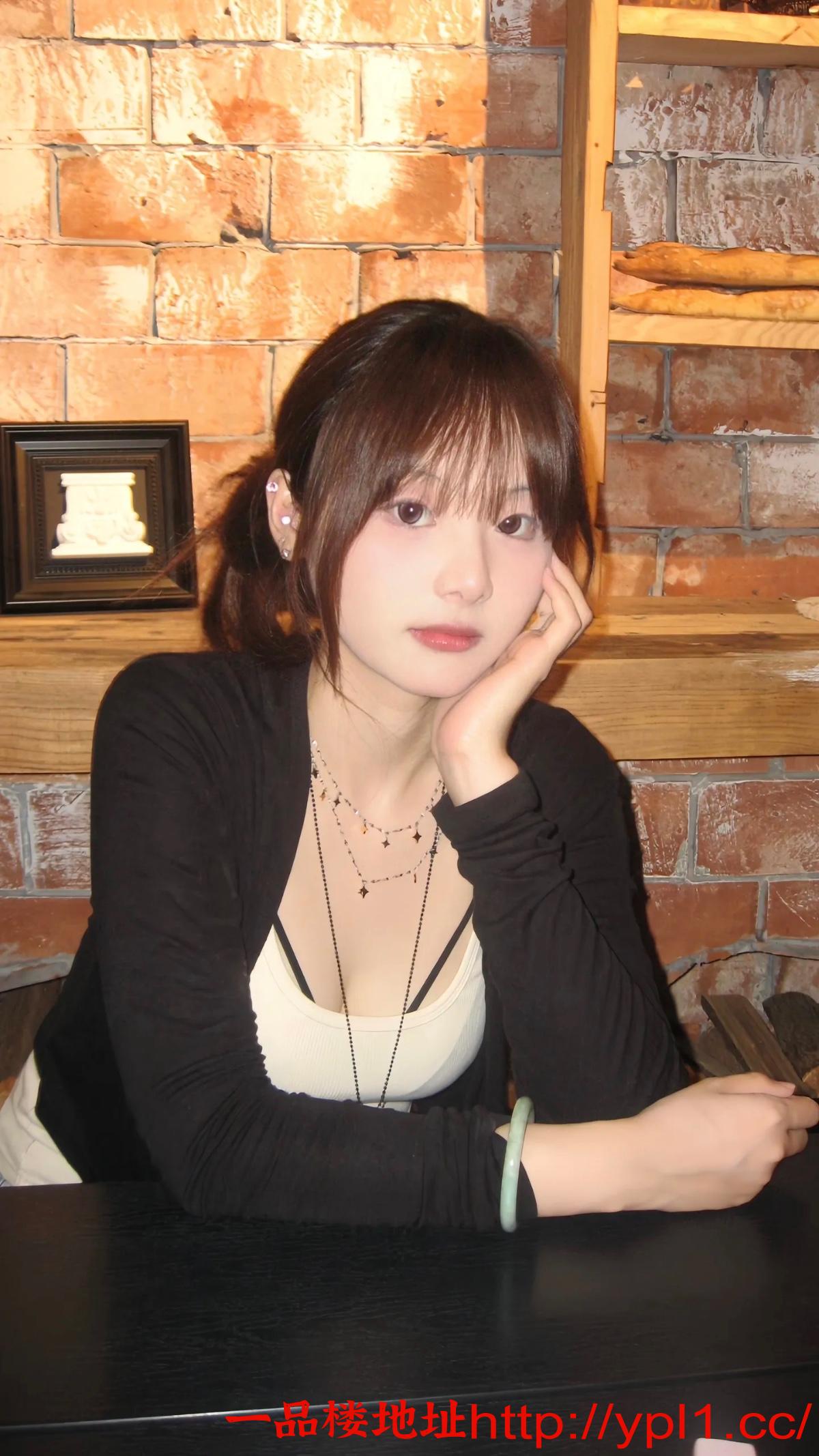 乌市自做自聊小骚b