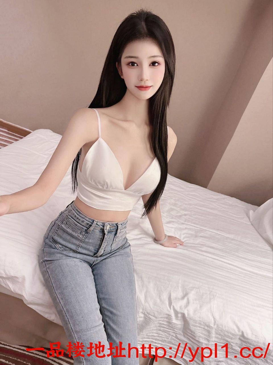 性感制服诱惑白虎鲍鱼妹妹