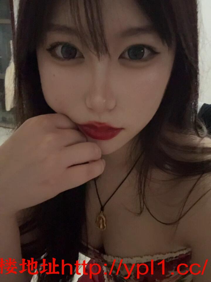 淫水湿床单，清纯可爱情人系