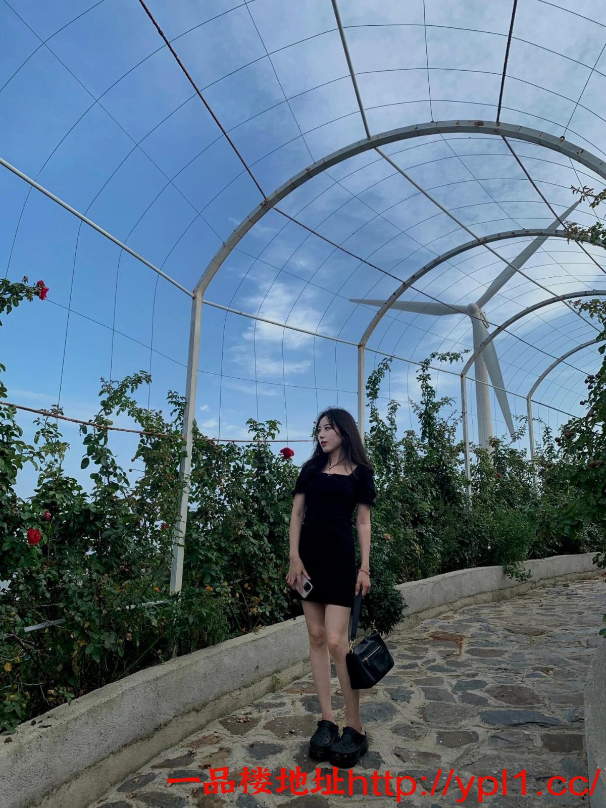 性感兼职胸大白嫩