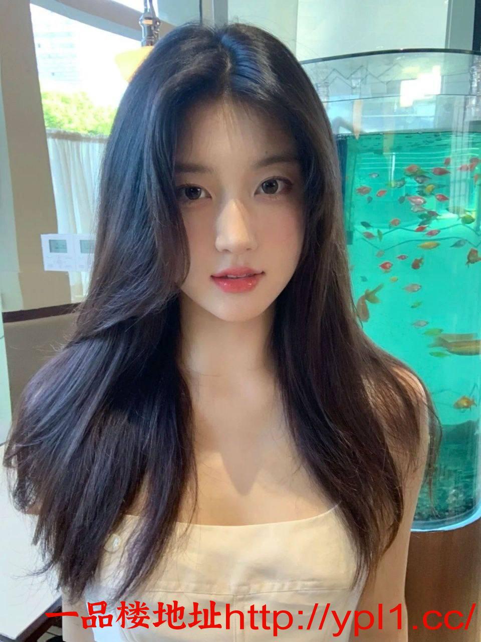 极品学妹三点粉嫩白虎馒头