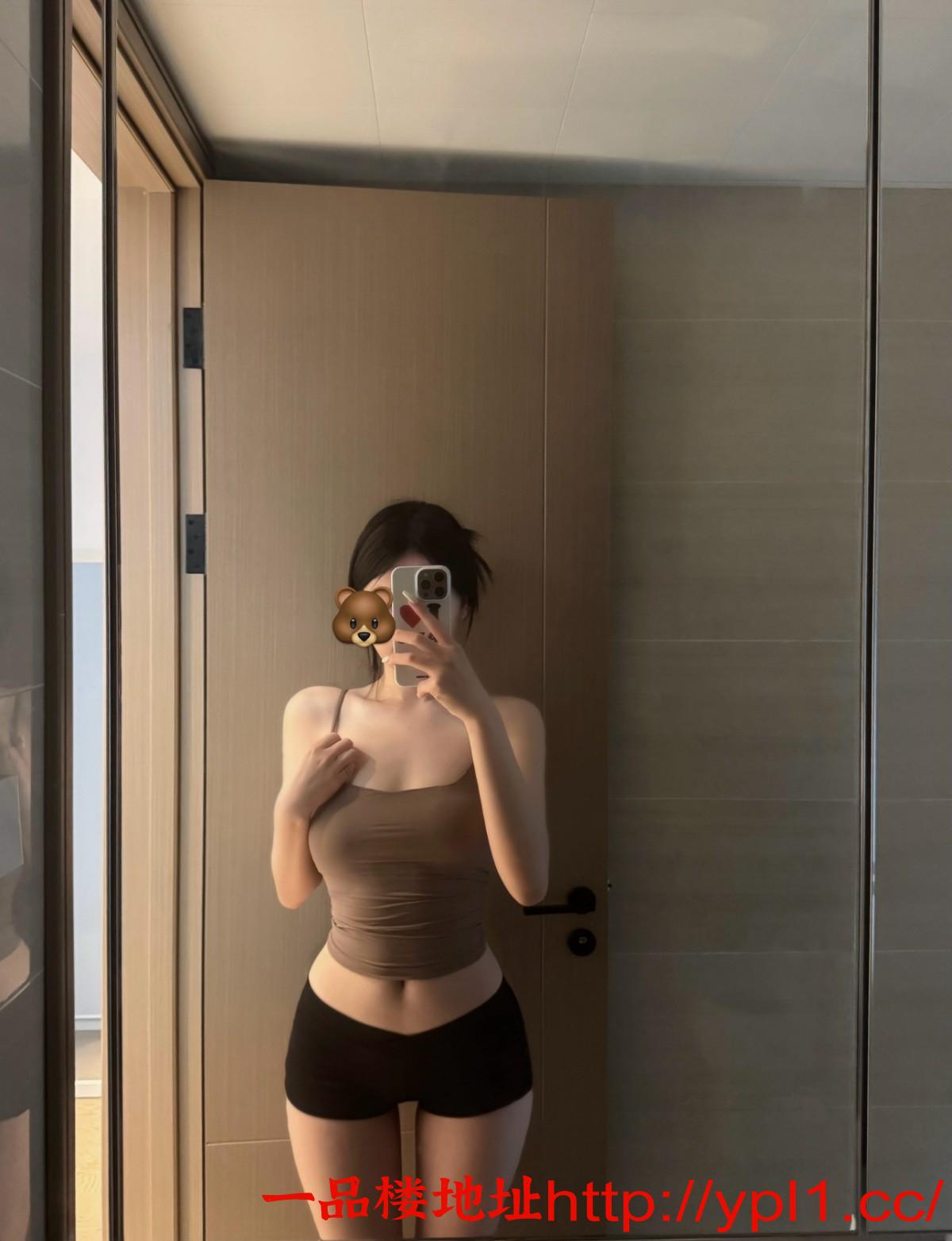 紫色韵味年轻小妹性感尤物蜜桃臀