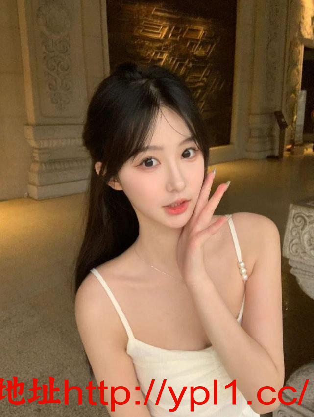 妹子嘴巴跟小钻似的她销魂