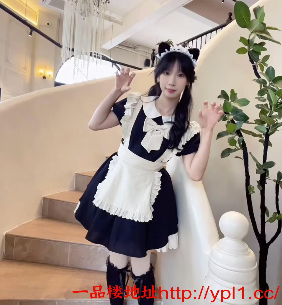 颜值不错的零零后萝莉小妹