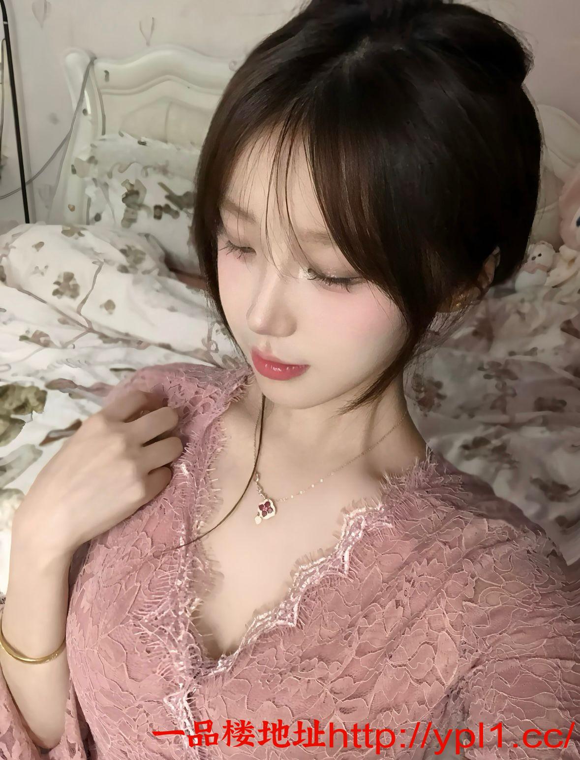 口活又舔又吸还会给你深喉