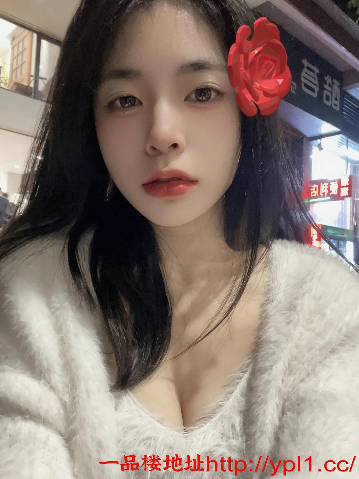 黑丝小嫩妹舌吻调情真刺激