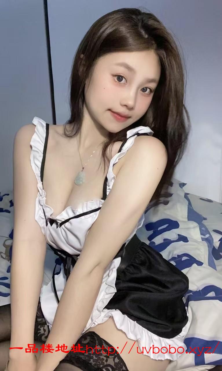 丝足挑逗诱惑兼职少妇