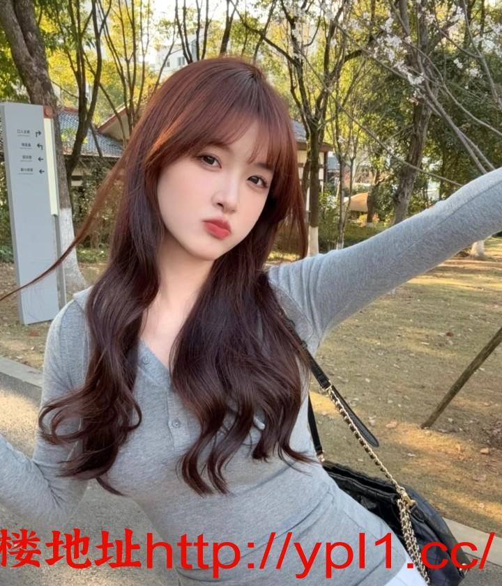 小逼妹妹紧，多汁性感骚货