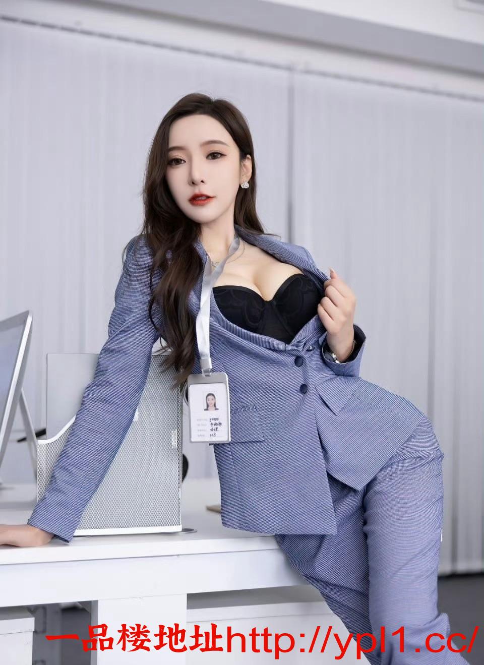 兼职舞蹈生蜜桃臀胸大逼紧可颜射