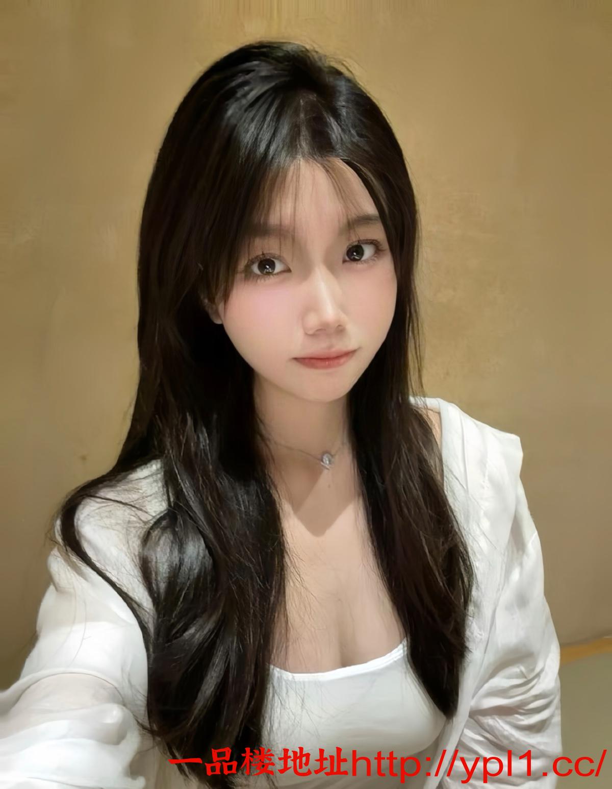 大熊美女喜欢舔肉棒 舌头好灵活