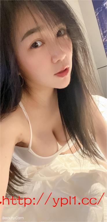 00后兼职大胸嫩妹