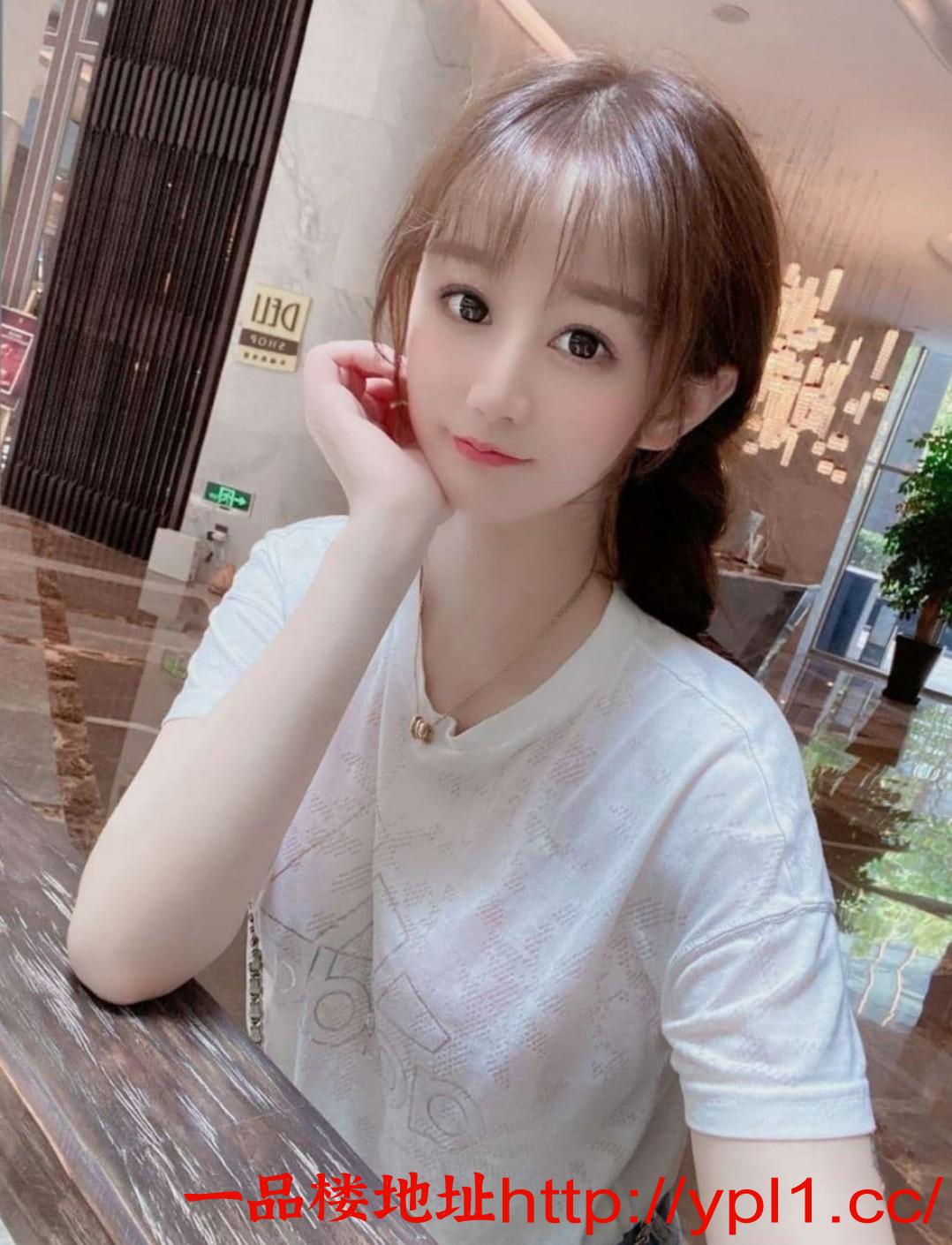 敏感体质一碰就出水，插进去很润很暖