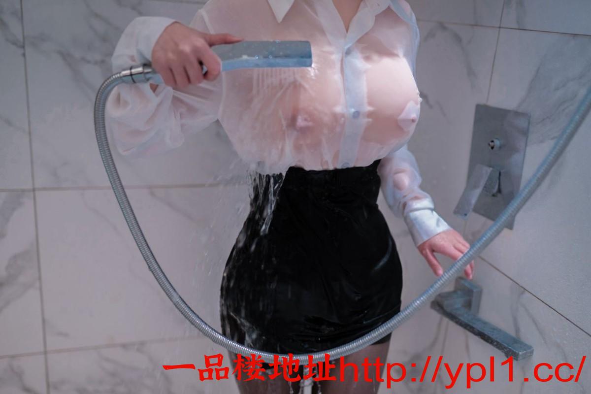 圆润爆乳纯欲风骚妹妹