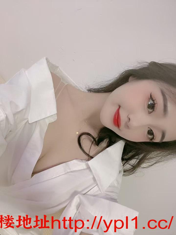 颜值高女友鲍鱼粉嫩口技无敌