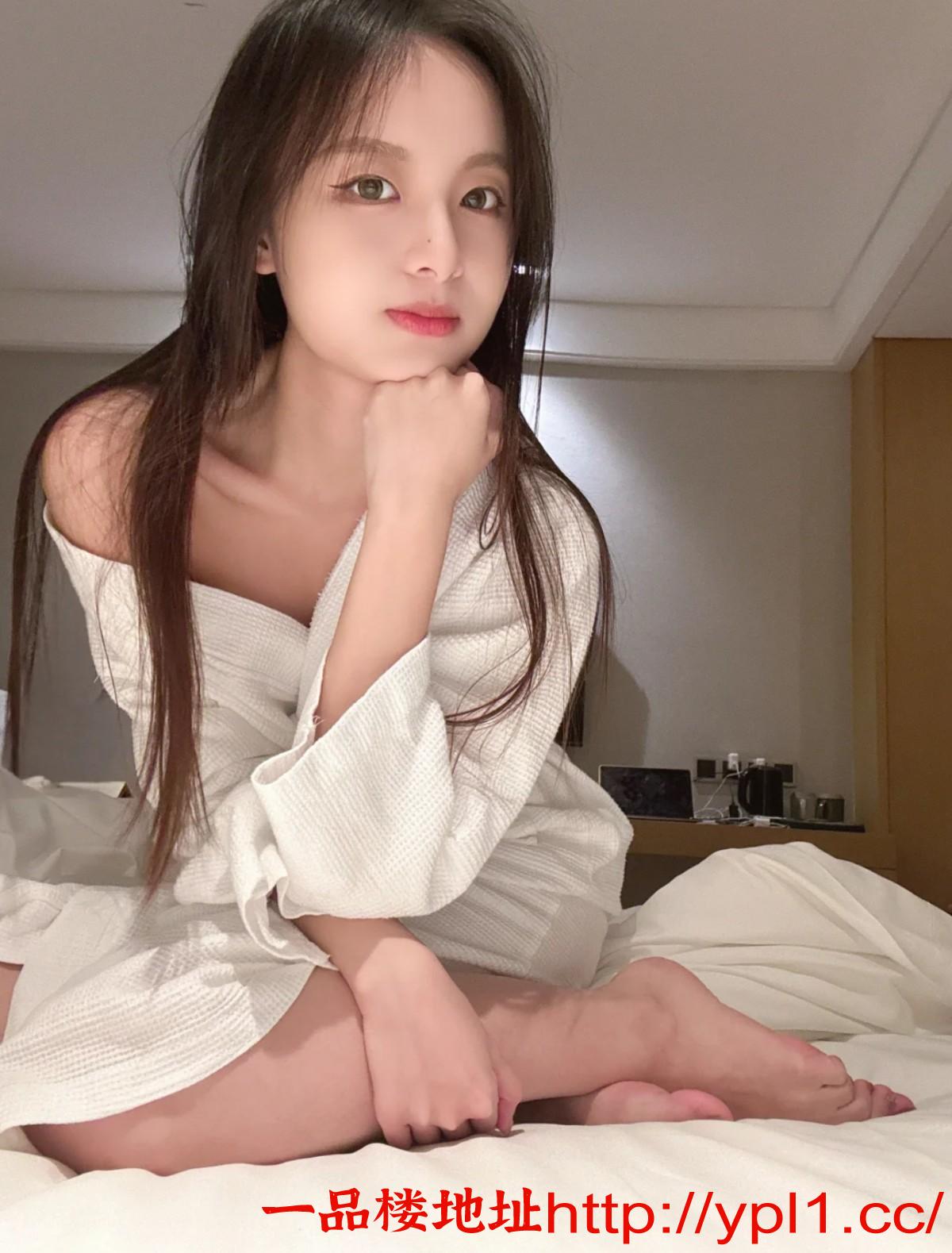 性感小骚逼够粉够嫩水很多