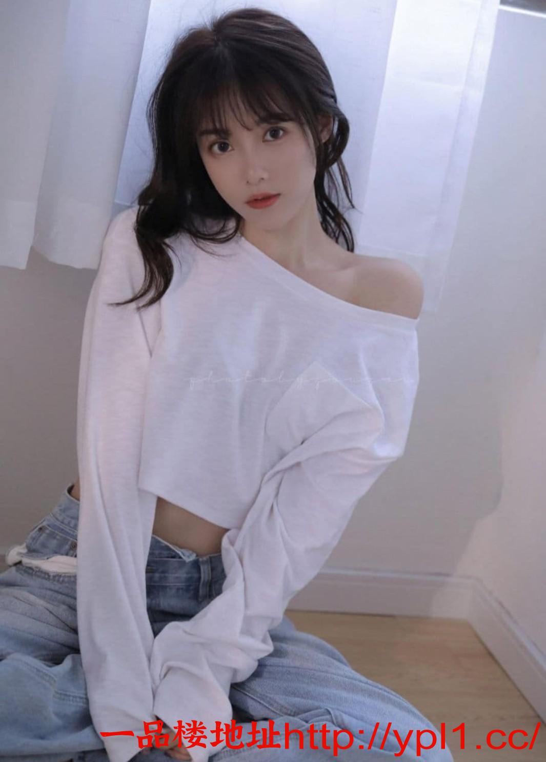 娇小粉嫩妹子喜欢高大威猛哥哥