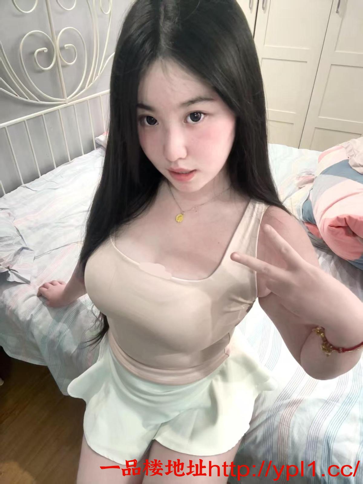 分享实战骚妹子，推荐后入爽翻天