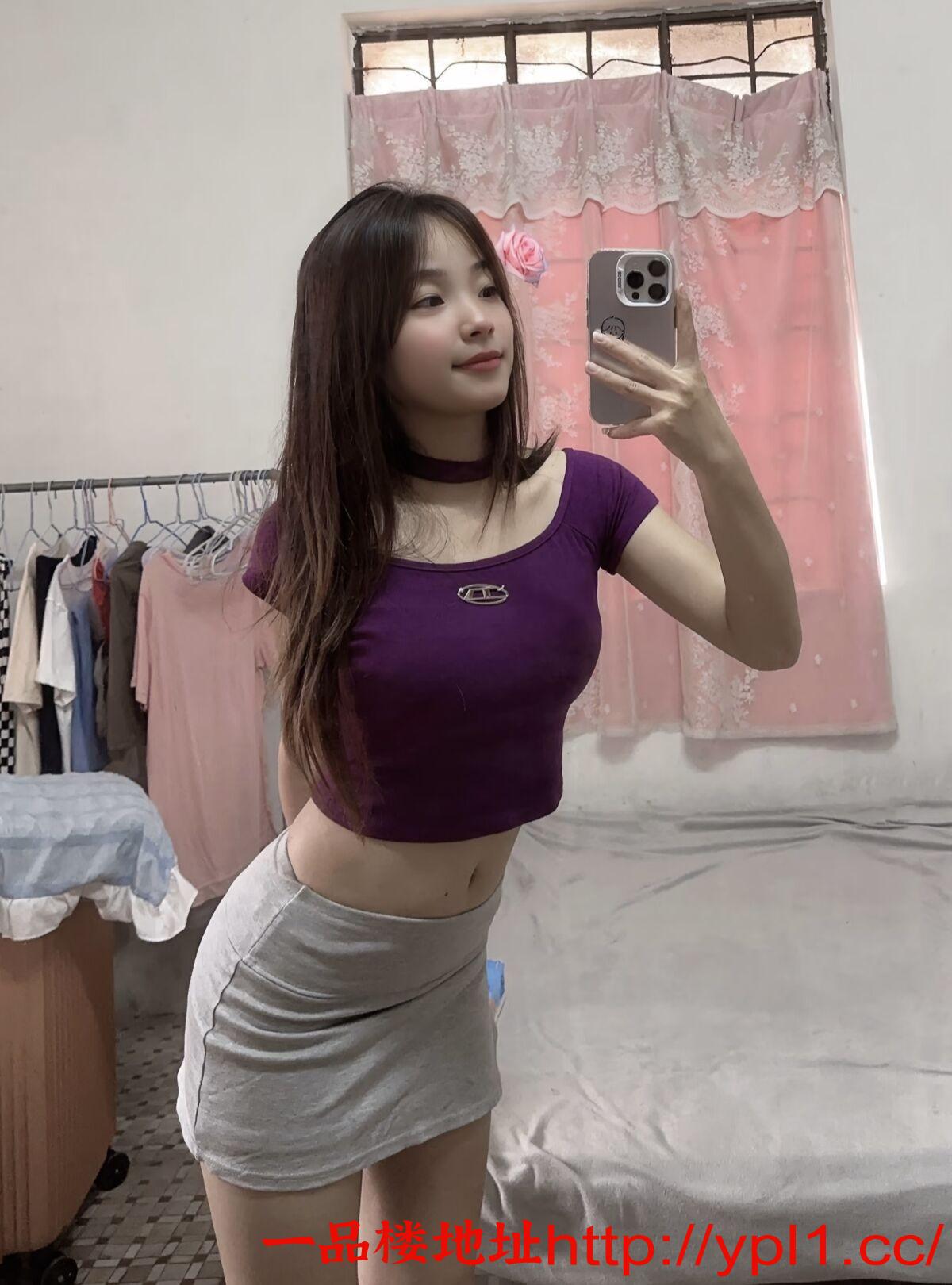 s身材学生妹小骚逼求调教