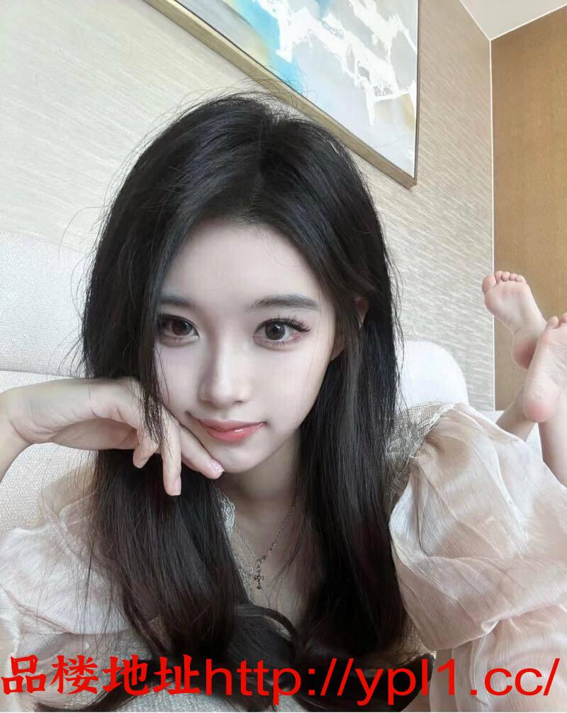 漂亮紧逼粉嫩小学妹