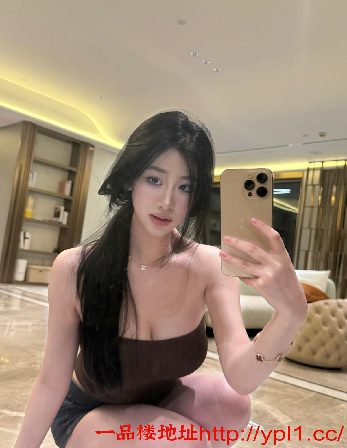 艺术生身材迷人粉色阴唇高颜值美少女可上门可语音