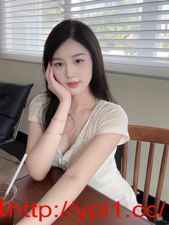 00后学妹家庭困难自己性瘾极大下海讨生活可上门