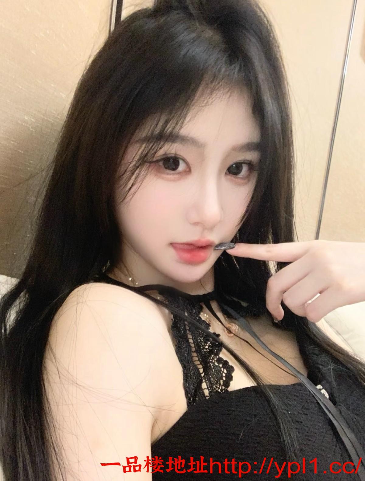 丰满肉感肥穴淫媚诱人小姐姐