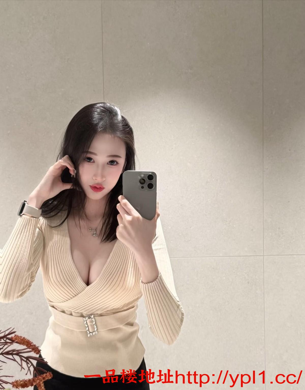 福田大奶气质美女