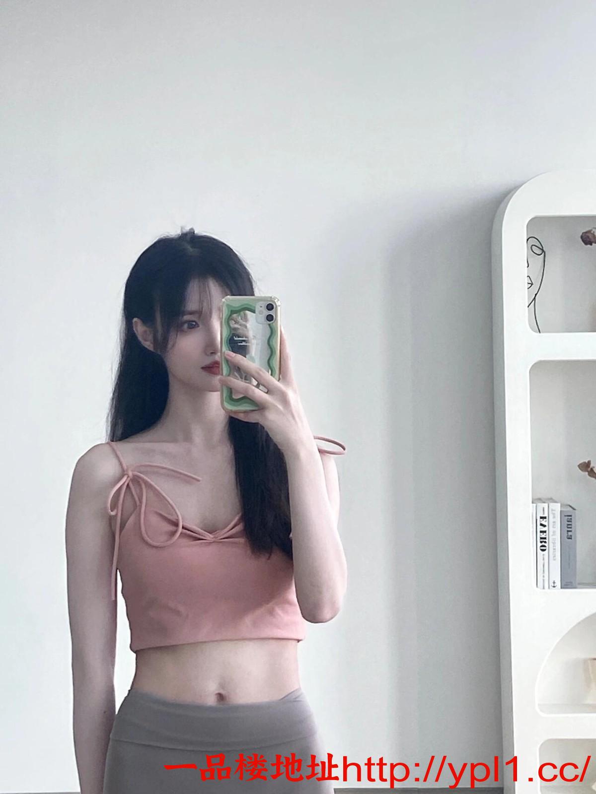 肤白貌美大波粉嫩B模特MM