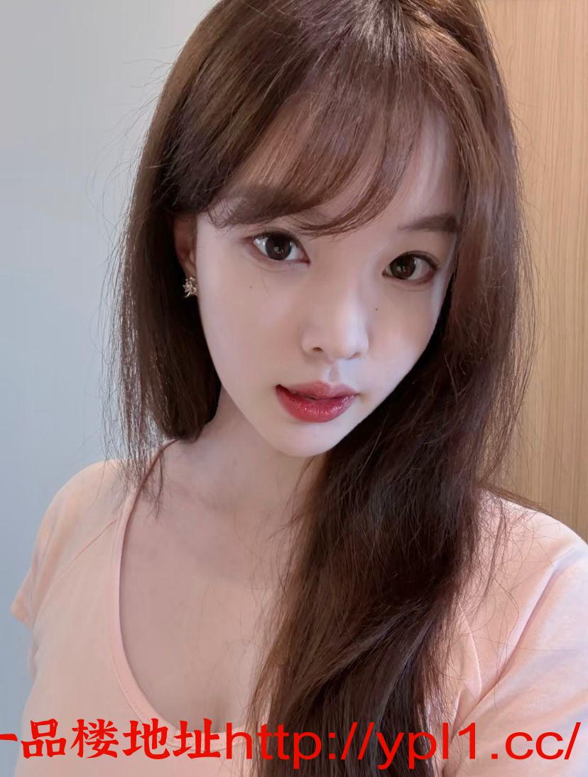 区 嫩妹骚穴很紧插进去一直淫语不断