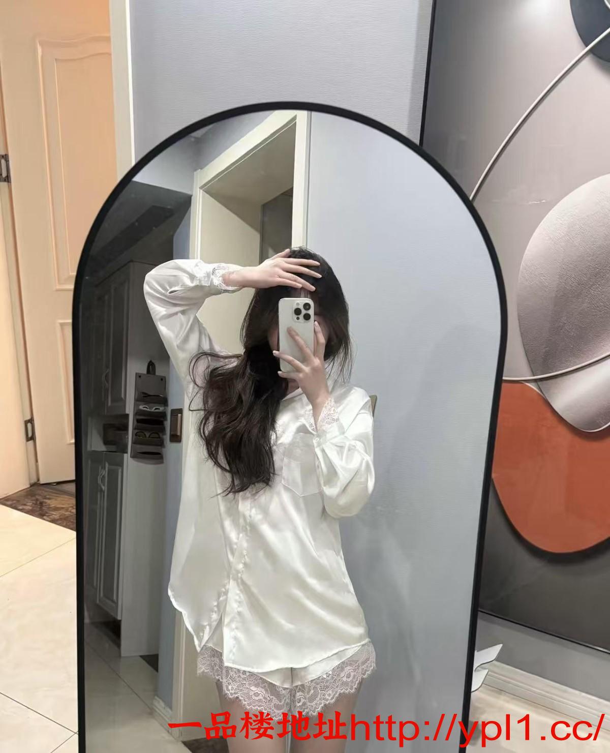 骚气大长腿人美活好嘎嘎嘚