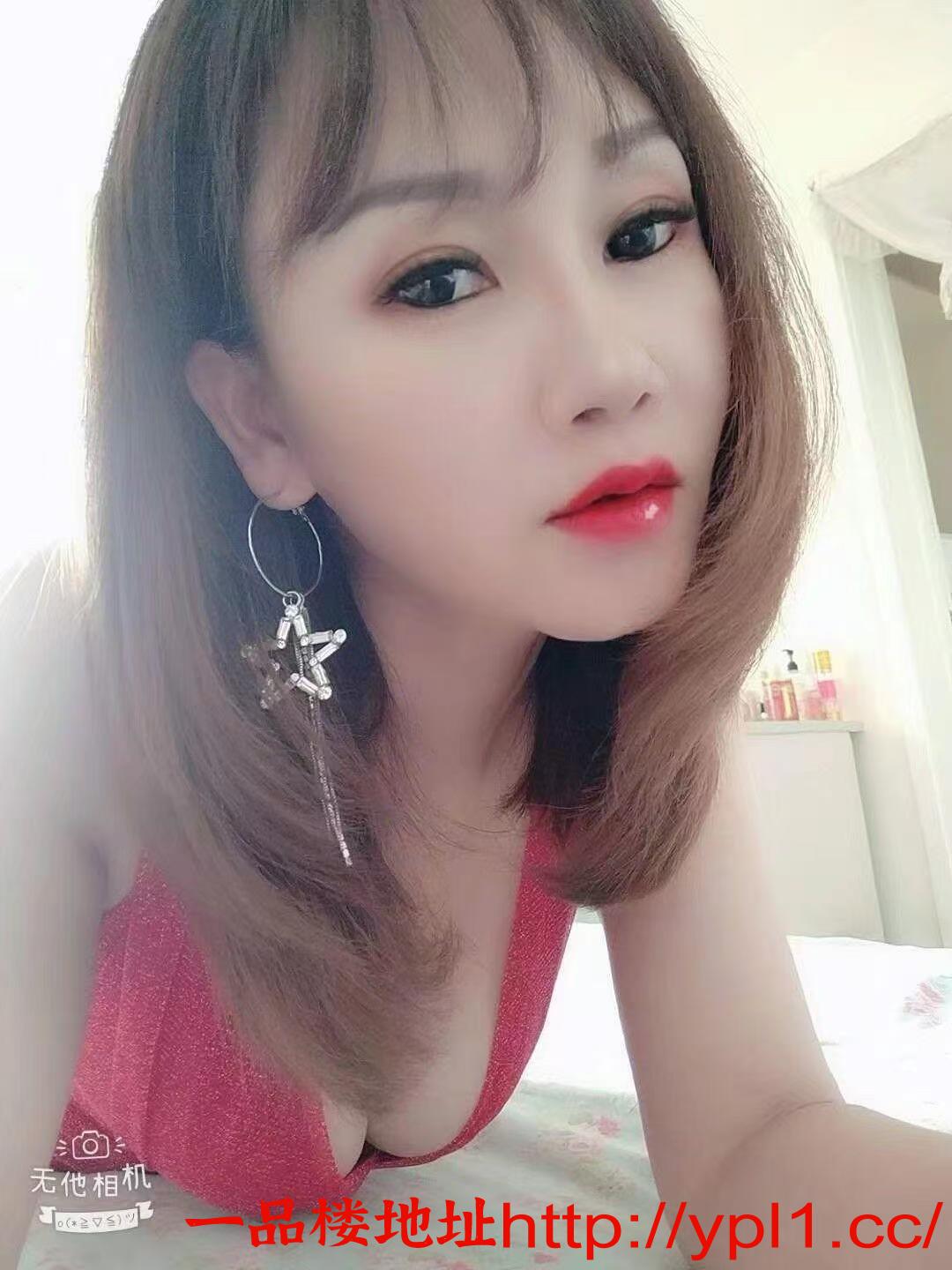 极品大长腿粉奶白虎