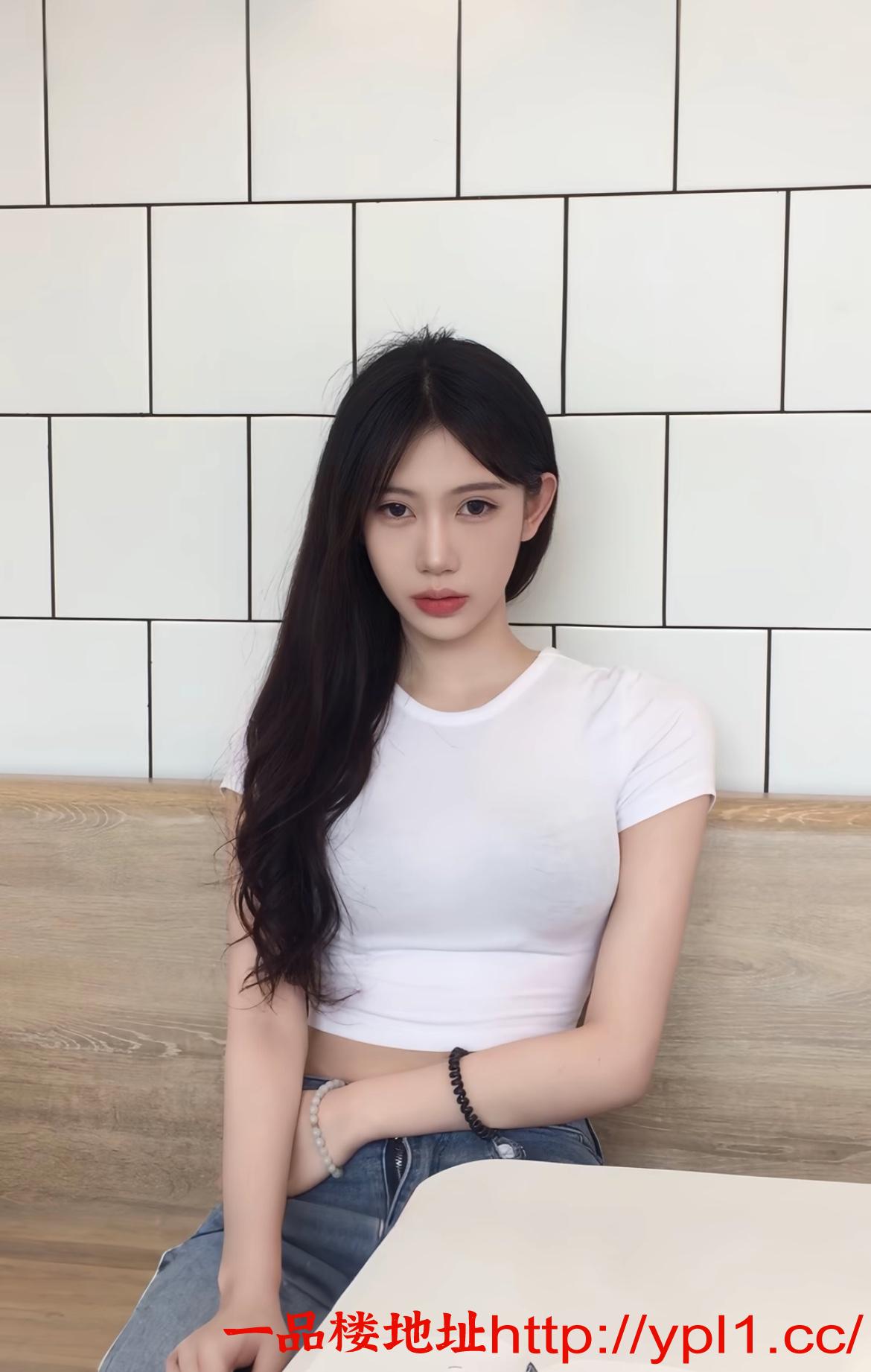 天津粉嫩尤物兼职小奶狗