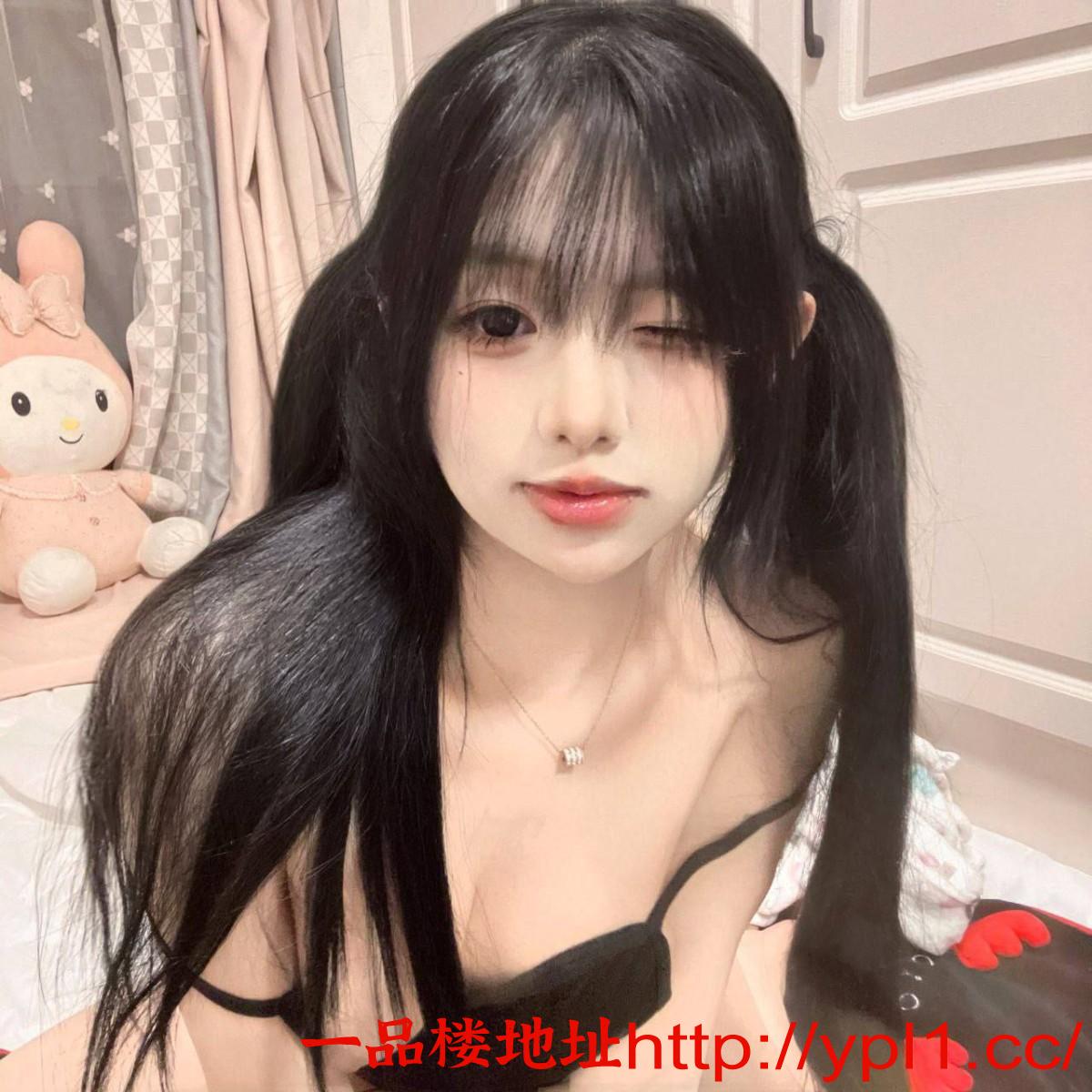 高校学生妹初下海兼职带工作室600/2小时