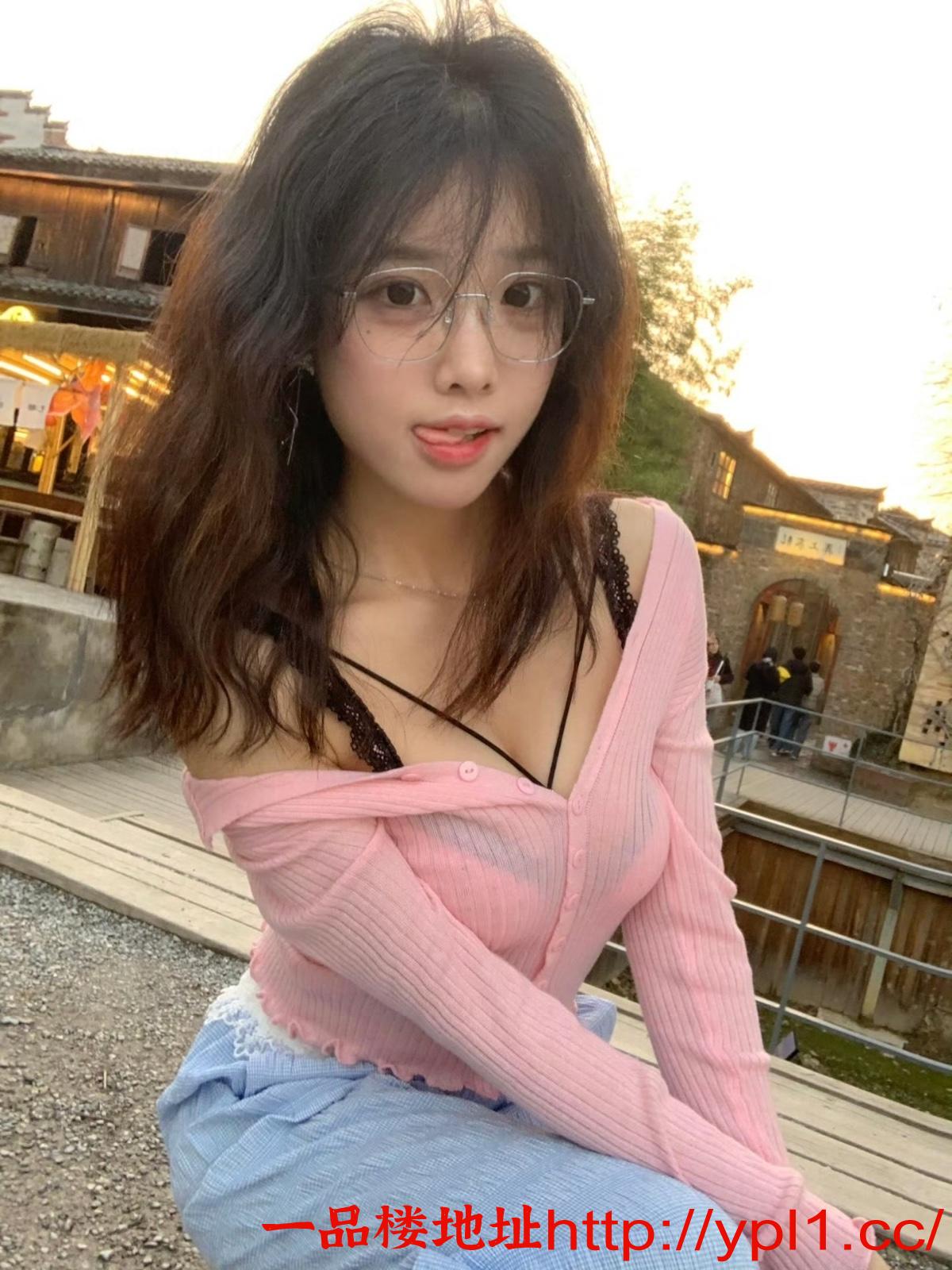 水多翘臀嫩妹，女友体验服务非常好玩得非常开